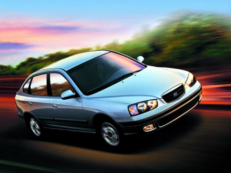  Hyundai Elantra Hatchback 2000 года  (фото 2 из 8)